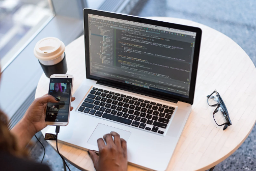 想成為美工？這些條件你得知道